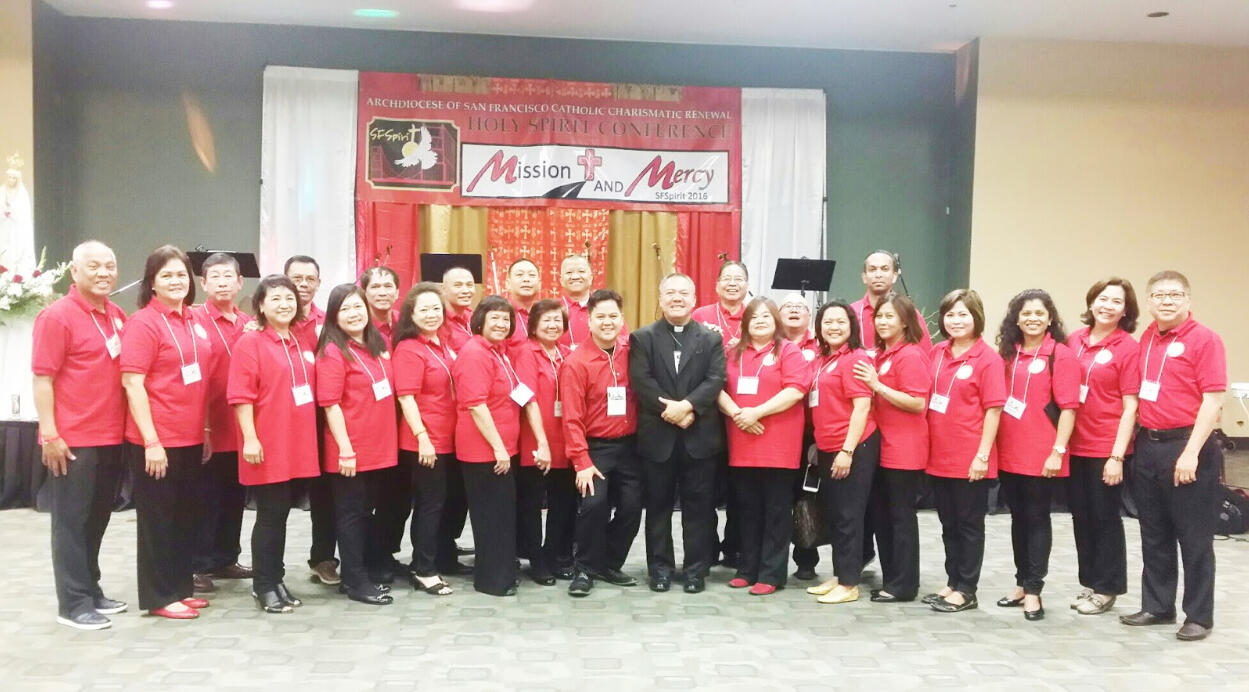 And to close this Holy Spirit Conference, we need a group picture with Rev. Fr. Angel Quitalig, Spiritual Director of FCCC.